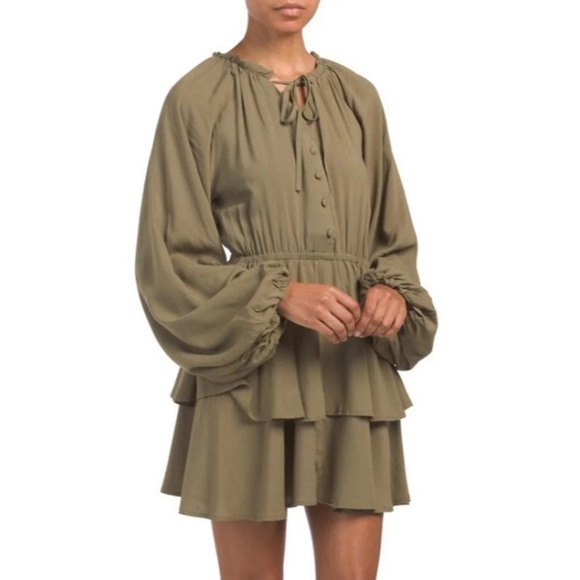 paper heart Dresses & Skirts - NWT Layered Peasant Dress size 6